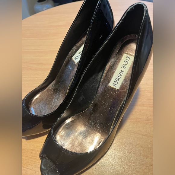 Steve Madden Black Patent Leather Peep Toe Heels with Animal Print Heel - Picture 11 of 16